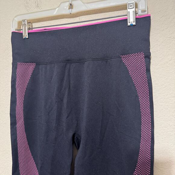 Victoria's Secret Pink Active Leggings Size L compression Black yoga Spell Out - Picture 2 of 7